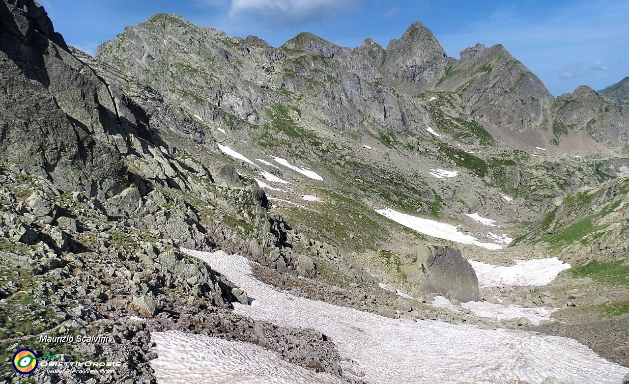 32 Bocchetta di Val Pianella, panorama verso il Trona....JPG